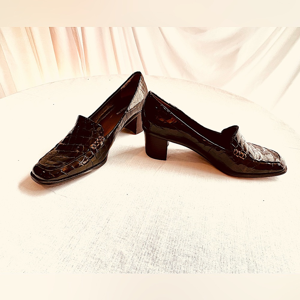 Liz Claiborne Brown Alligator Ladies Shoes Size 7.5